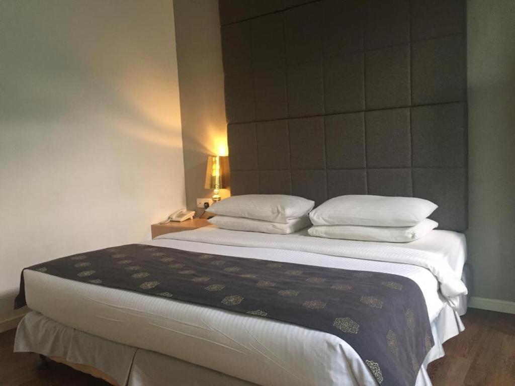 The Ardens Hotel - Austin Johor Bahru Bagian luar foto